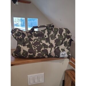Herschel Woodland Green Camo Duffle Bag Tote gorpcore outdoors hunting camping
